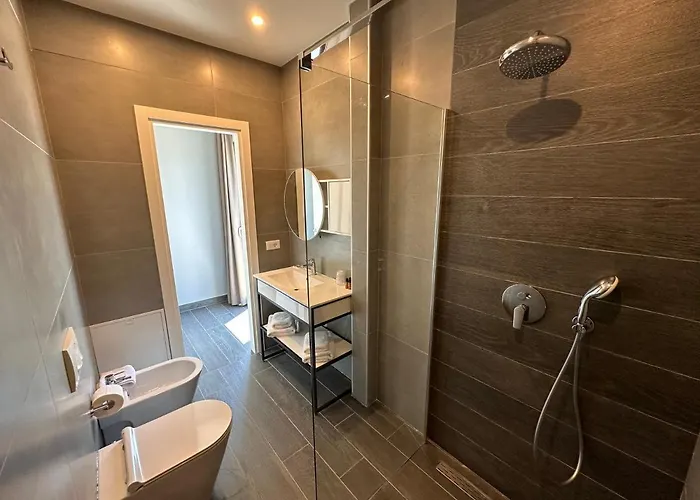 Split Rooftop 3* دراس