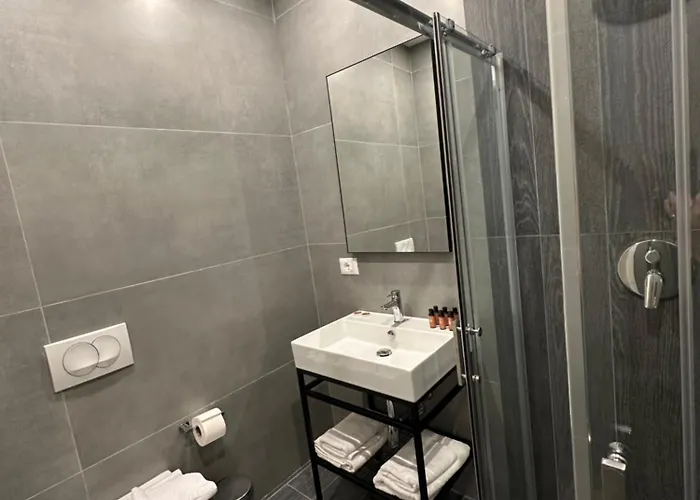 Split Rooftop 3* دراس